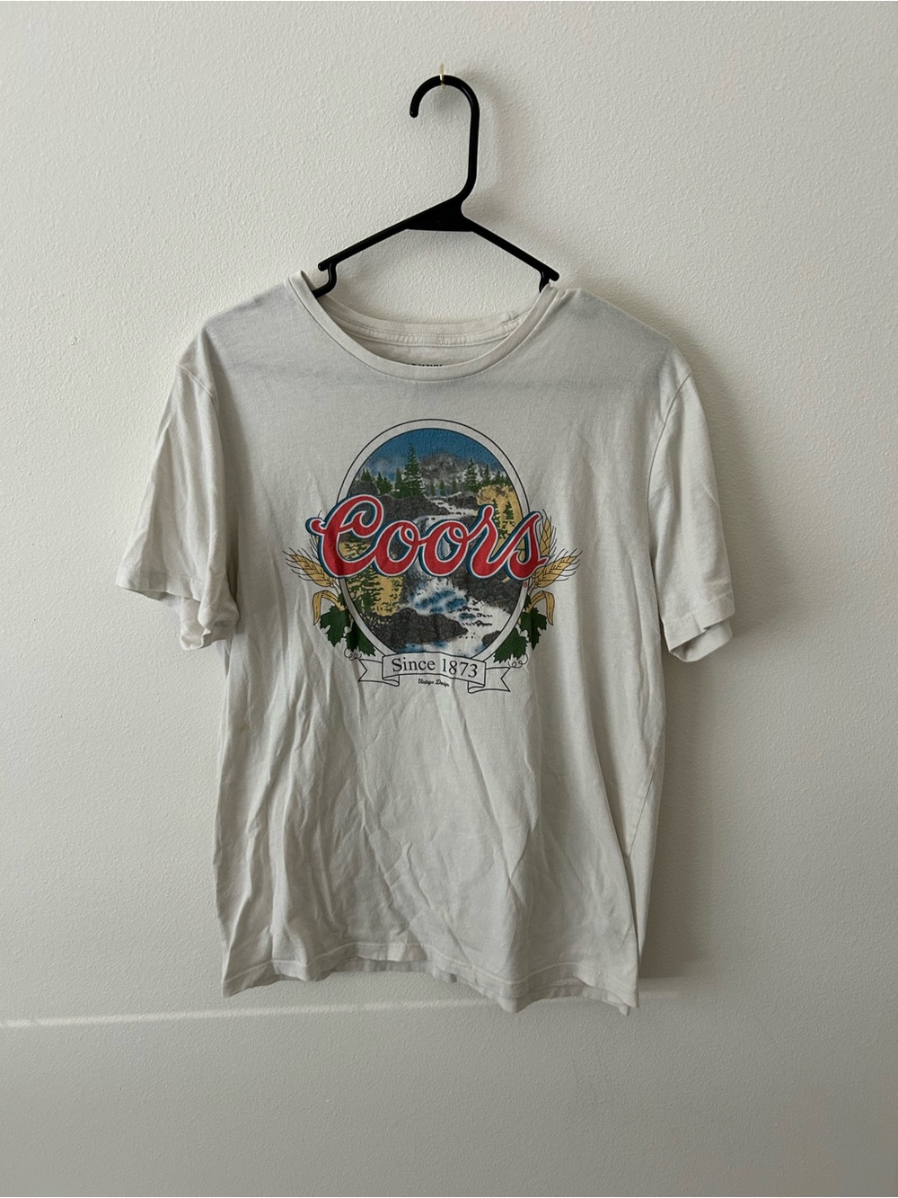 Old Navy White Short-Sleeve Coors Graphic Tee